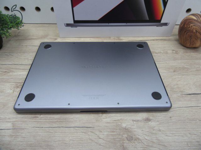 Apple Macbook Pro 14 M1 Pro - 2021 - Használt, karcmentes