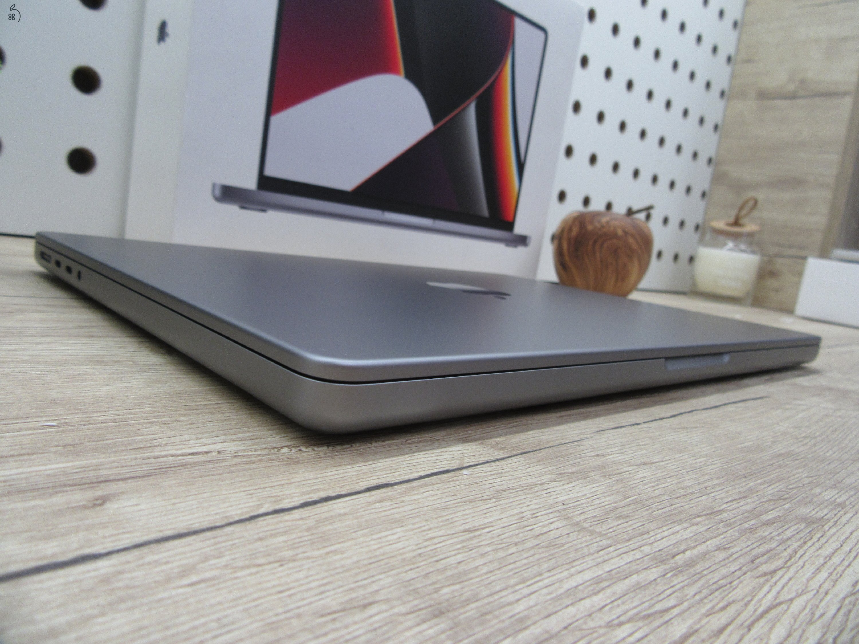 Apple Macbook Pro 14 M1 Pro - 2021 - Használt, karcmentes