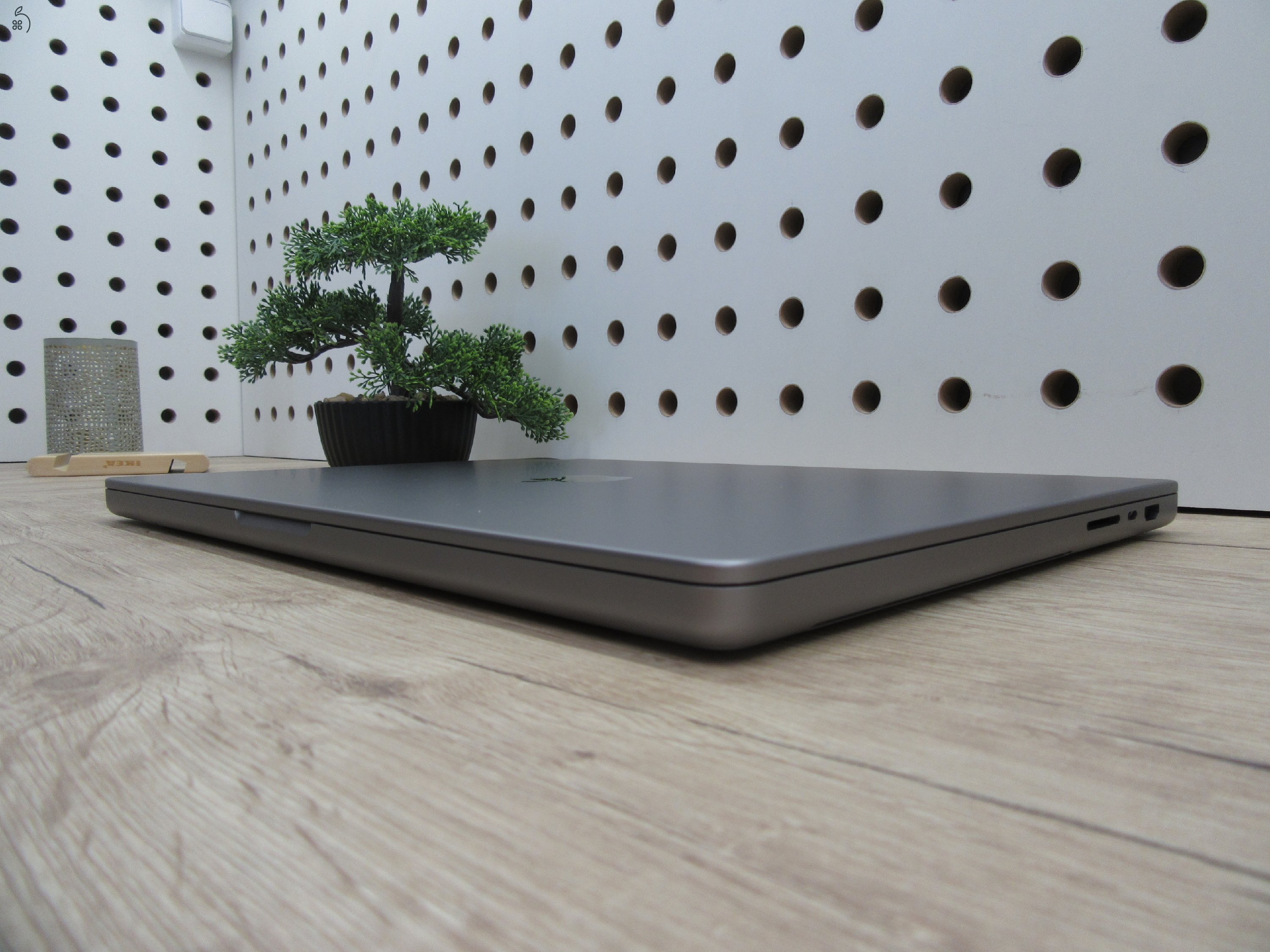 Apple Macbook 16 M1 Pro - 2021 - Használt, megkímélt 