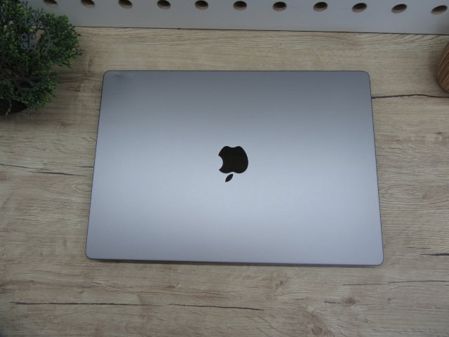 Apple Macbook 16 M1 Pro - 2021 - Használt, megkímélt 