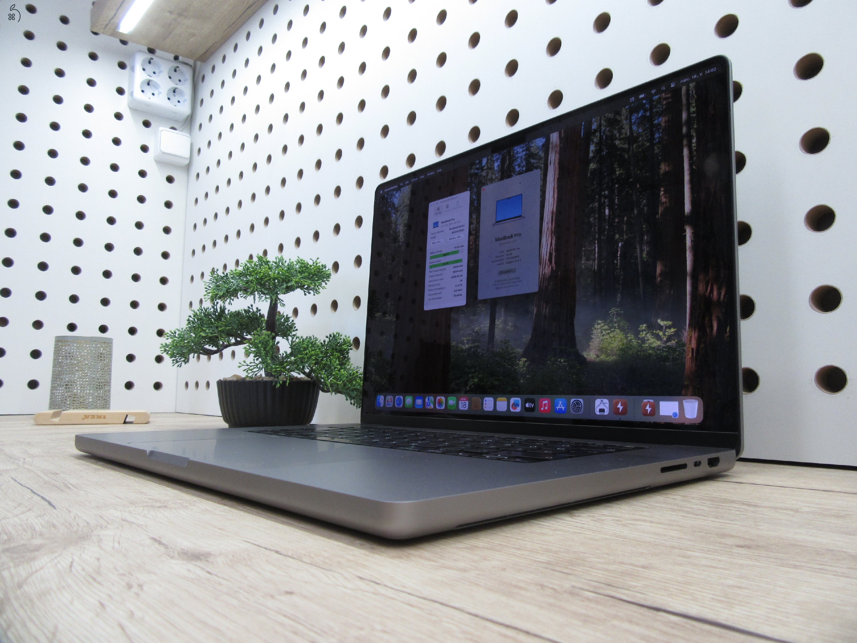 Apple Macbook 16 M1 Pro - 2021 - Használt, megkímélt 