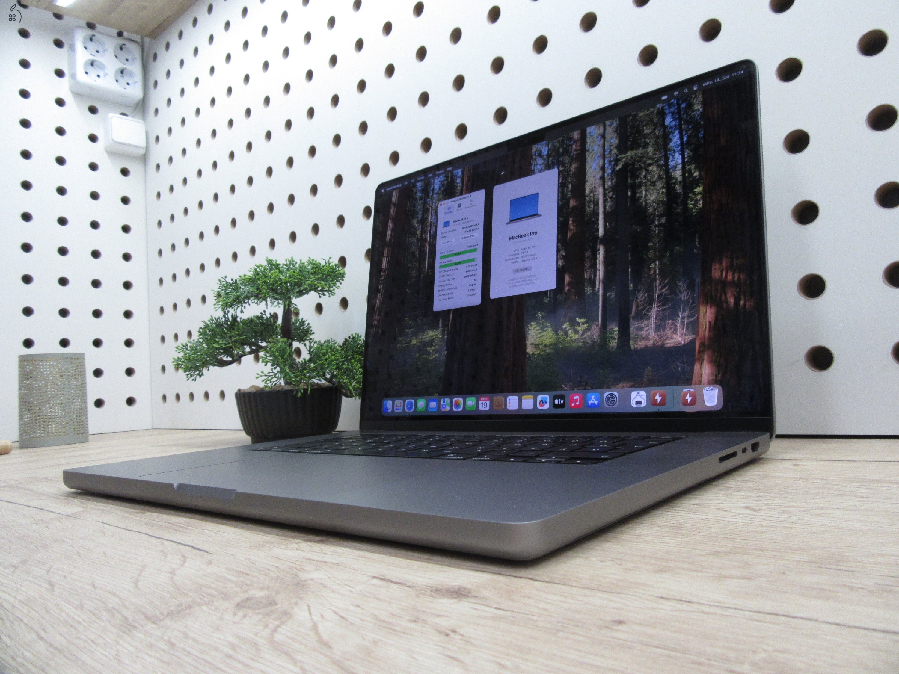 Apple Macbook 16 M1 Pro - 2021 - Használt, megkímélt