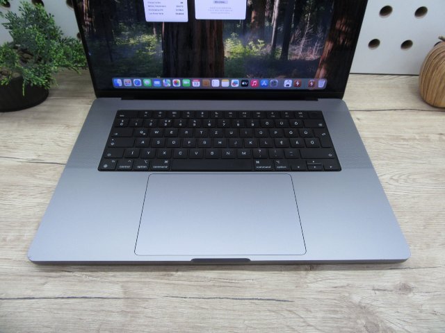 Apple Macbook 16 M1 Pro - 2021 - Használt, megkímélt