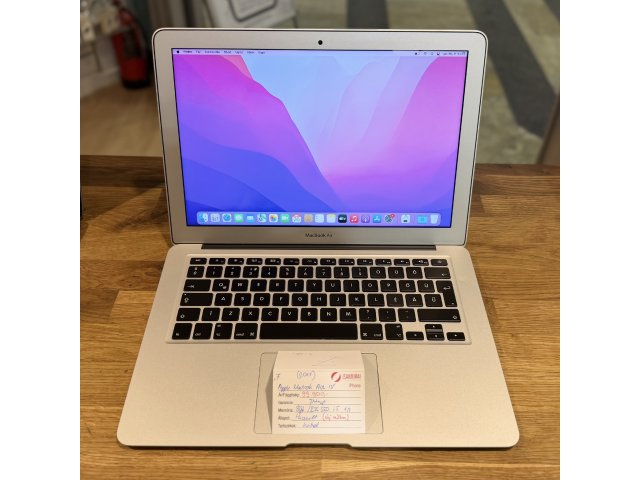 31. Apple Macbook Air 2017 - 13