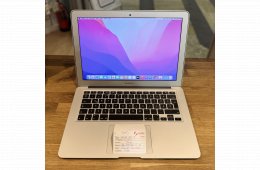31. Apple Macbook Air 2017 - 13