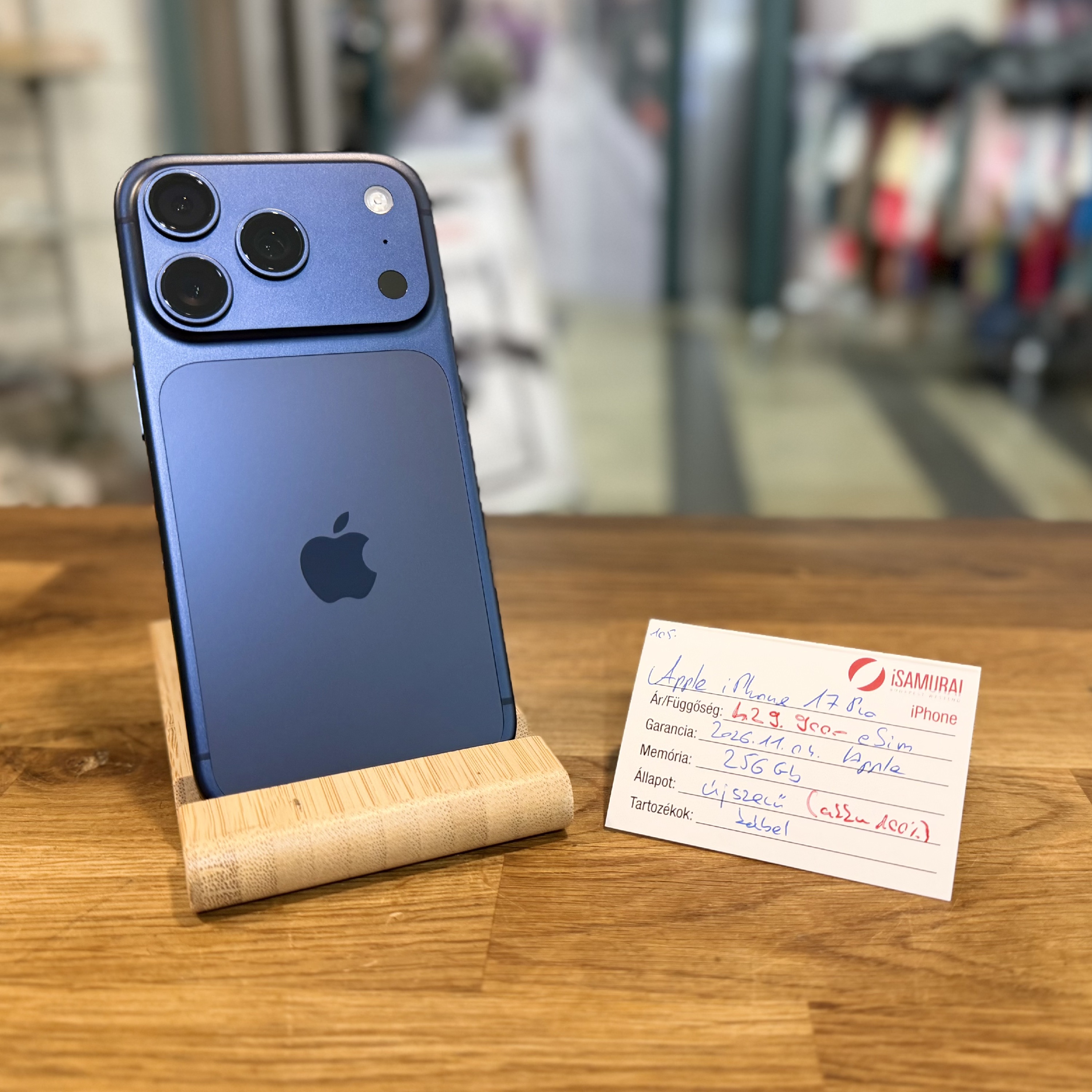 105. Apple iPhone 17 Pro - 256 GB - Deep Blue - Újszerű - ESIM - Akku 100%