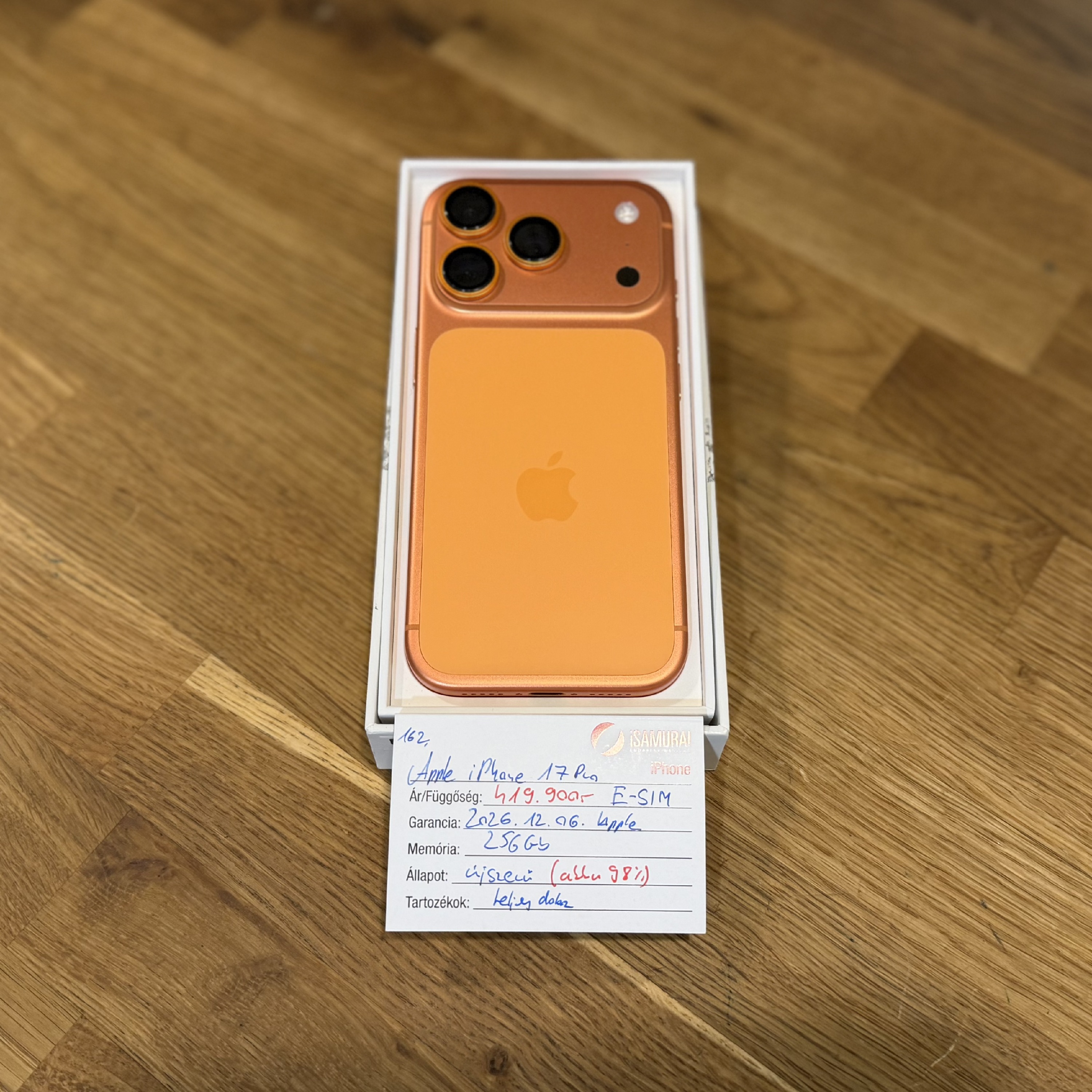 162. Apple iPhone 17 Pro - 256 GB - Cosmic Orange - Újszerű - ESIM