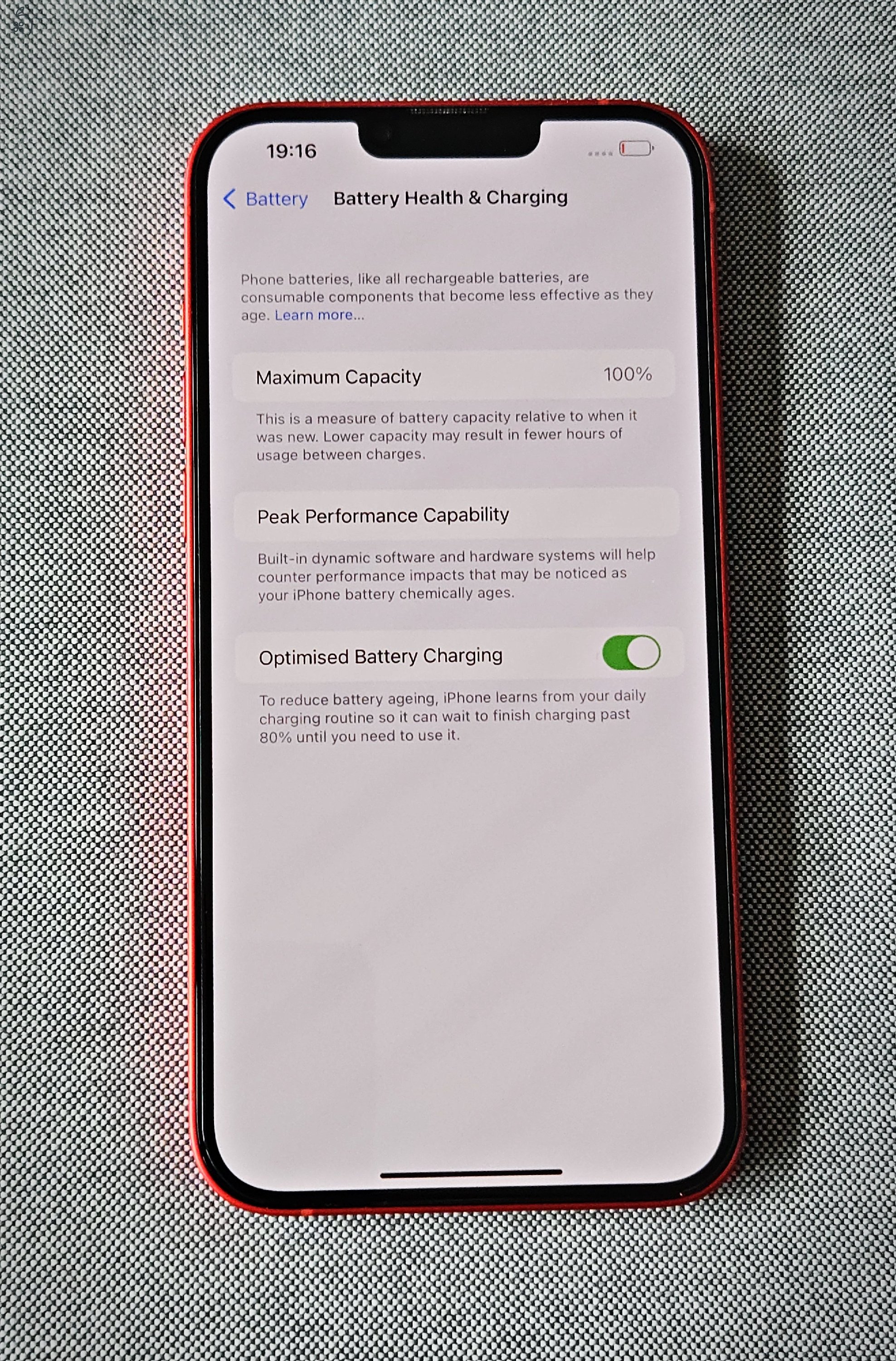 iPhone 14 Plus 128GB Red, újszerű független telefon 100% akku.-val.