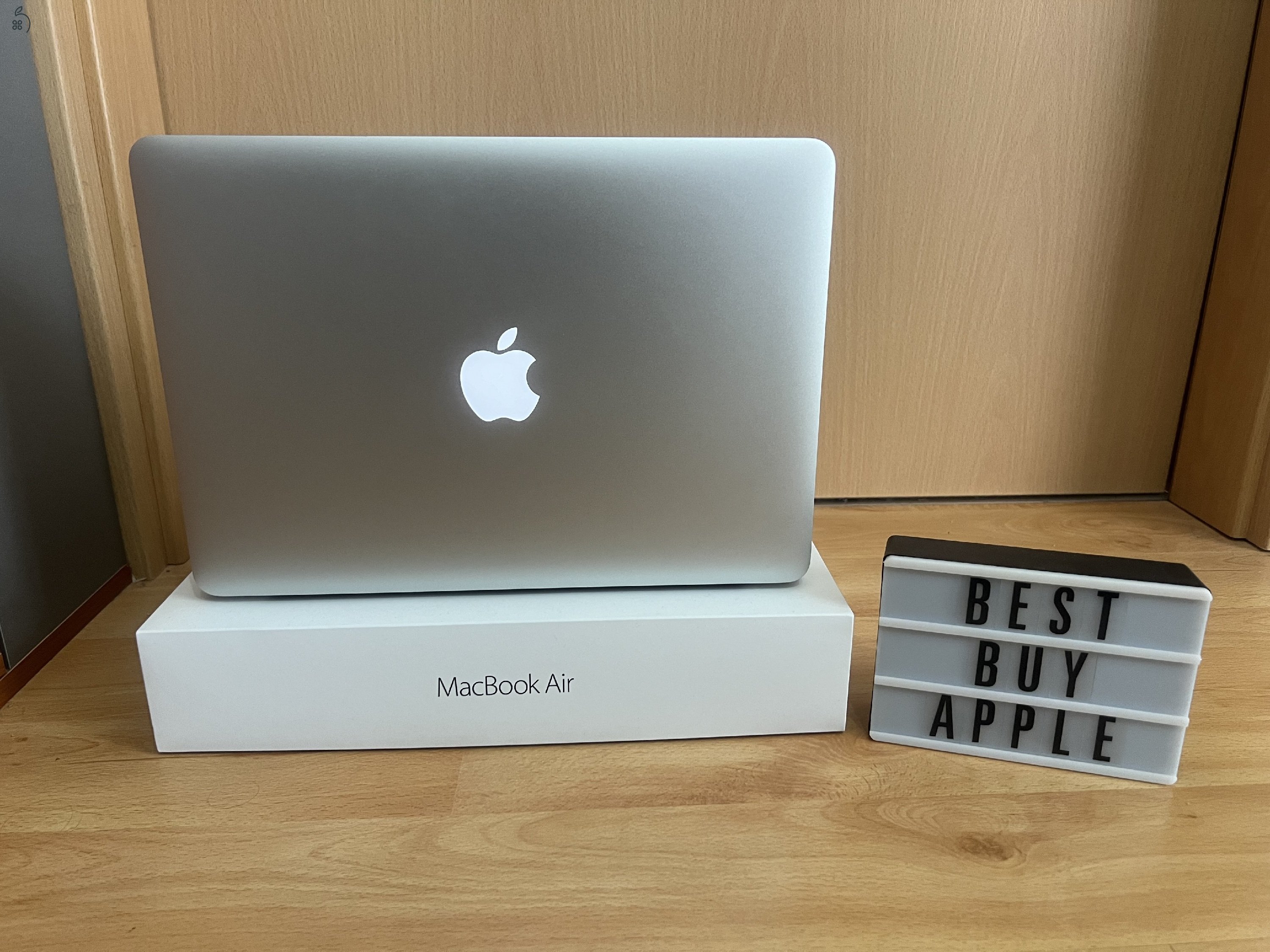 2017 MacBook Air 13 / i5 / 8GB / 128GB SSD / Magyar / 89% Aksi / Eladó ! ! !