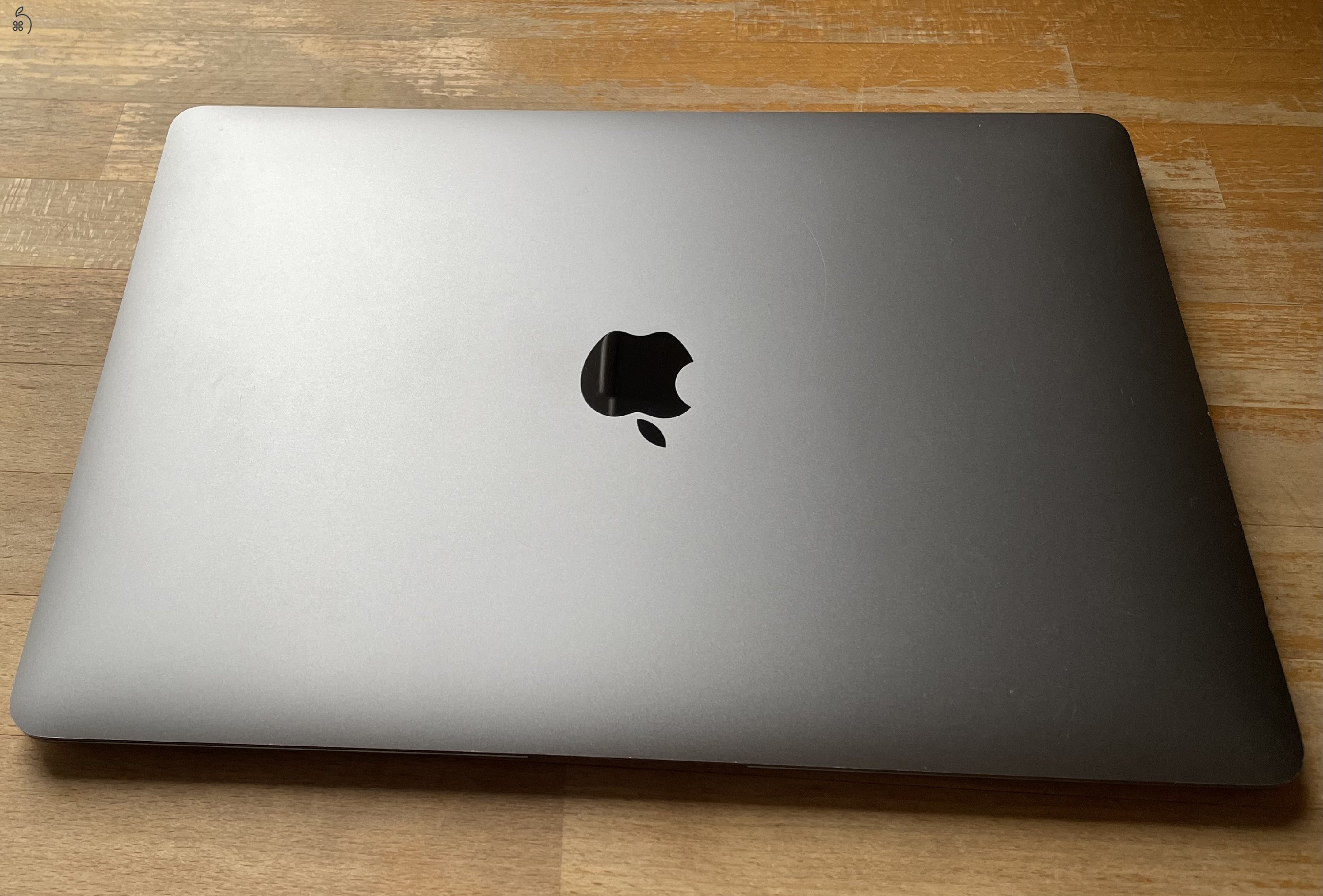 Macbook Air 2020 i5, 8 GB RAM, 512 GB SSD, magyar billentyűzet!