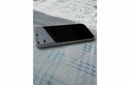 Iphone 12 / 100% akkumulátorral