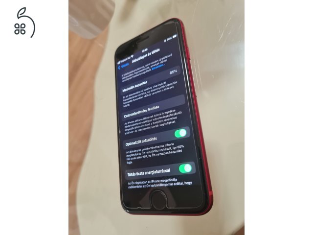 iPhone SE3 2022 64GB RED független, akku: 85%, Touch ID, True Tone (kijelző repedt)