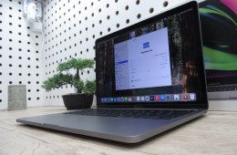 Apple Macbook Pro 13 M2 Touchbar - 2022 - Használt, karcmentes