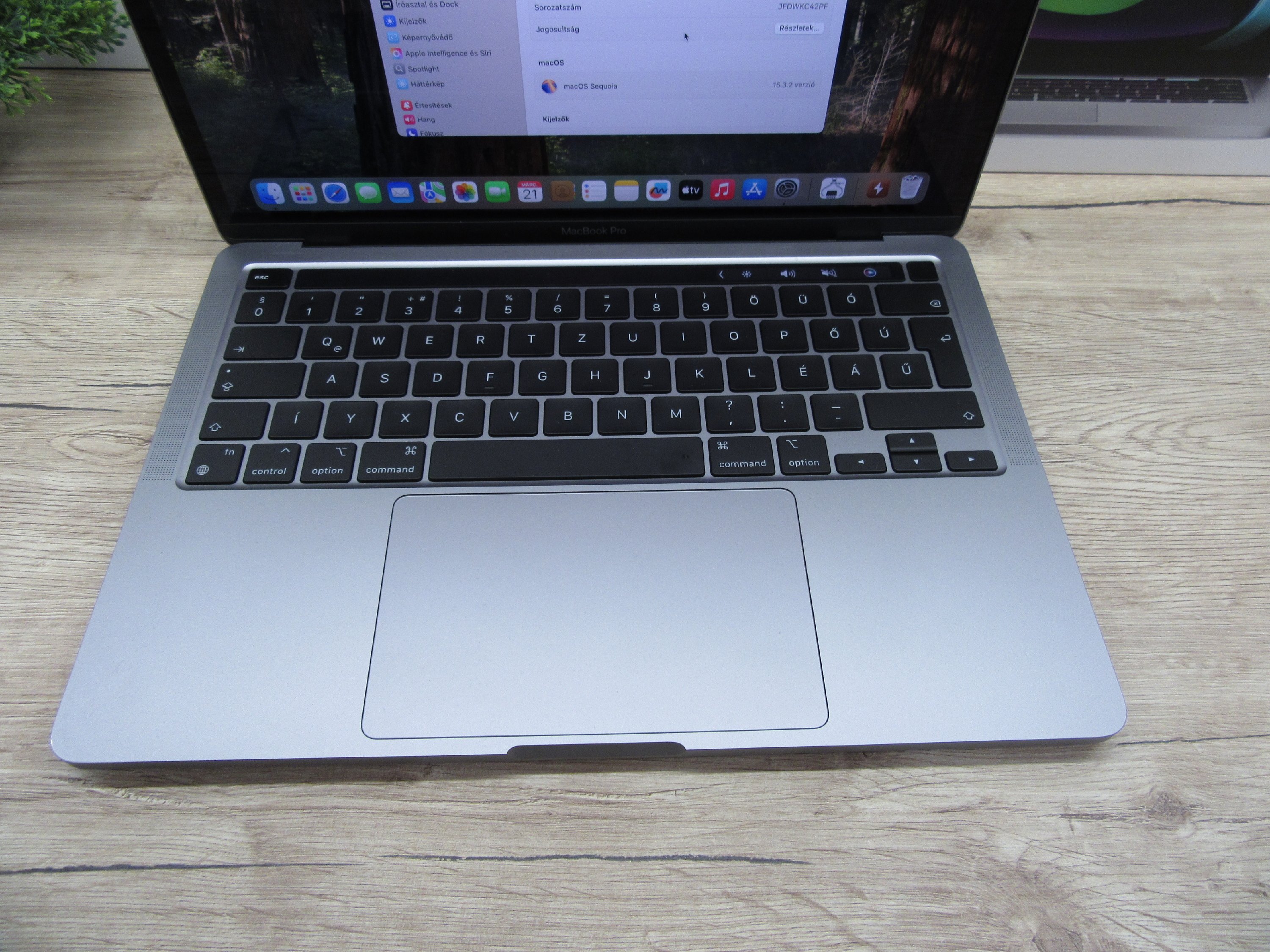 Apple Macbook Pro 13 M2 Touchbar - 2022 - Használt, karcmentes