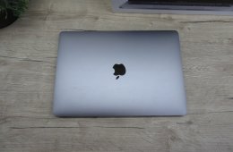 Apple Macbook Pro 13 M2 Touchbar - 2022 - Használt, karcmentes
