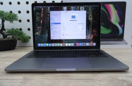 Apple Macbook Pro 13 M2 Touchbar - 2022 - Használt, karcmentes