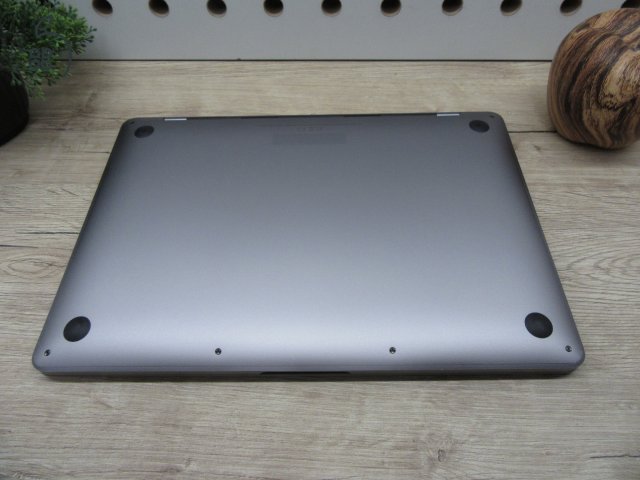 Apple Macbook 13 M1 Pro Touchbar - 2020 - Használt, szép állapot