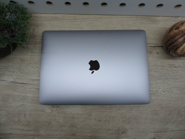 Apple Macbook 13 M1 Pro Touchbar - 2020 - Használt, szép állapot
