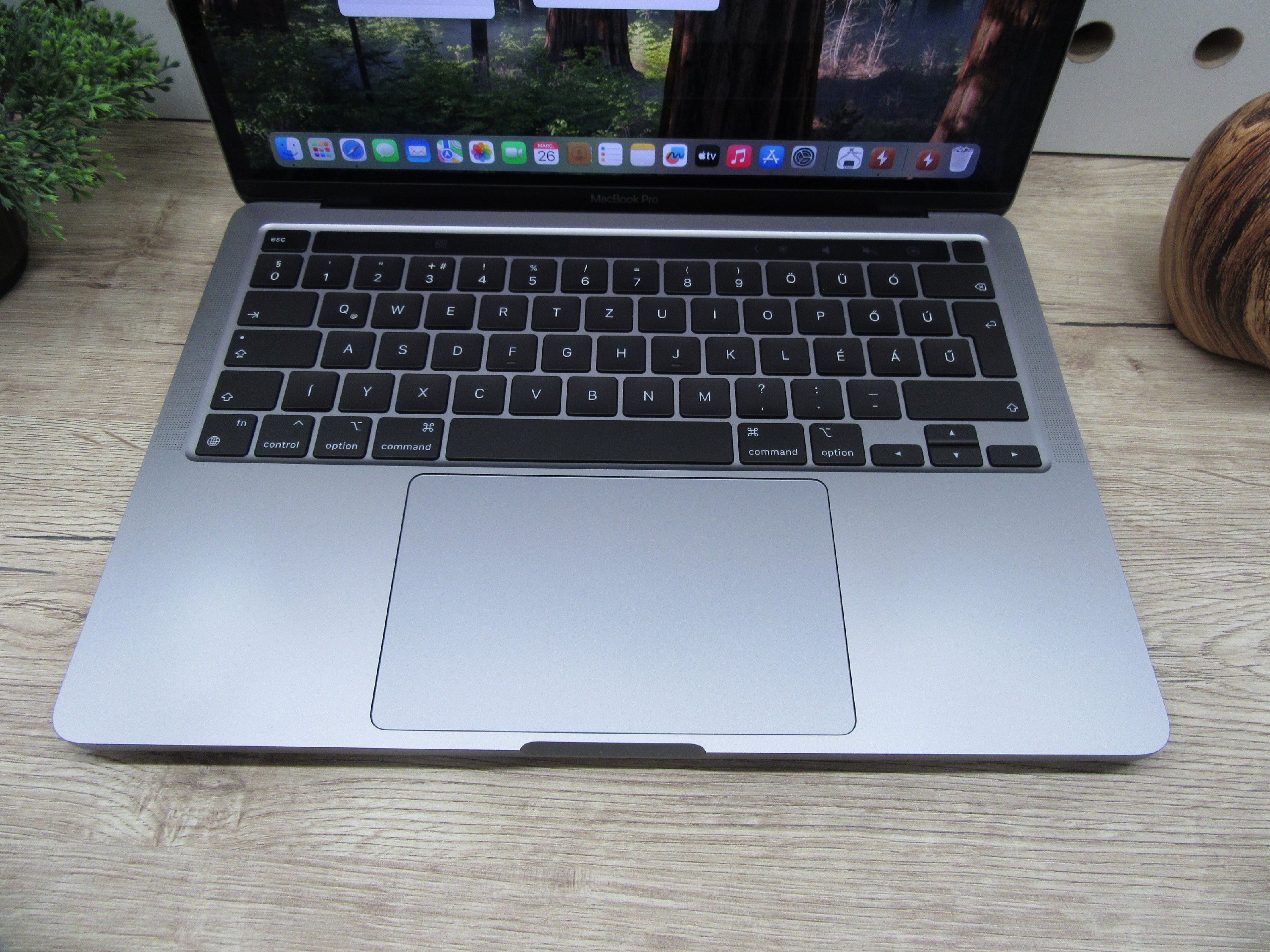 Apple Macbook 13 M1 Pro Touchbar - 2020 - Használt, szép állapot