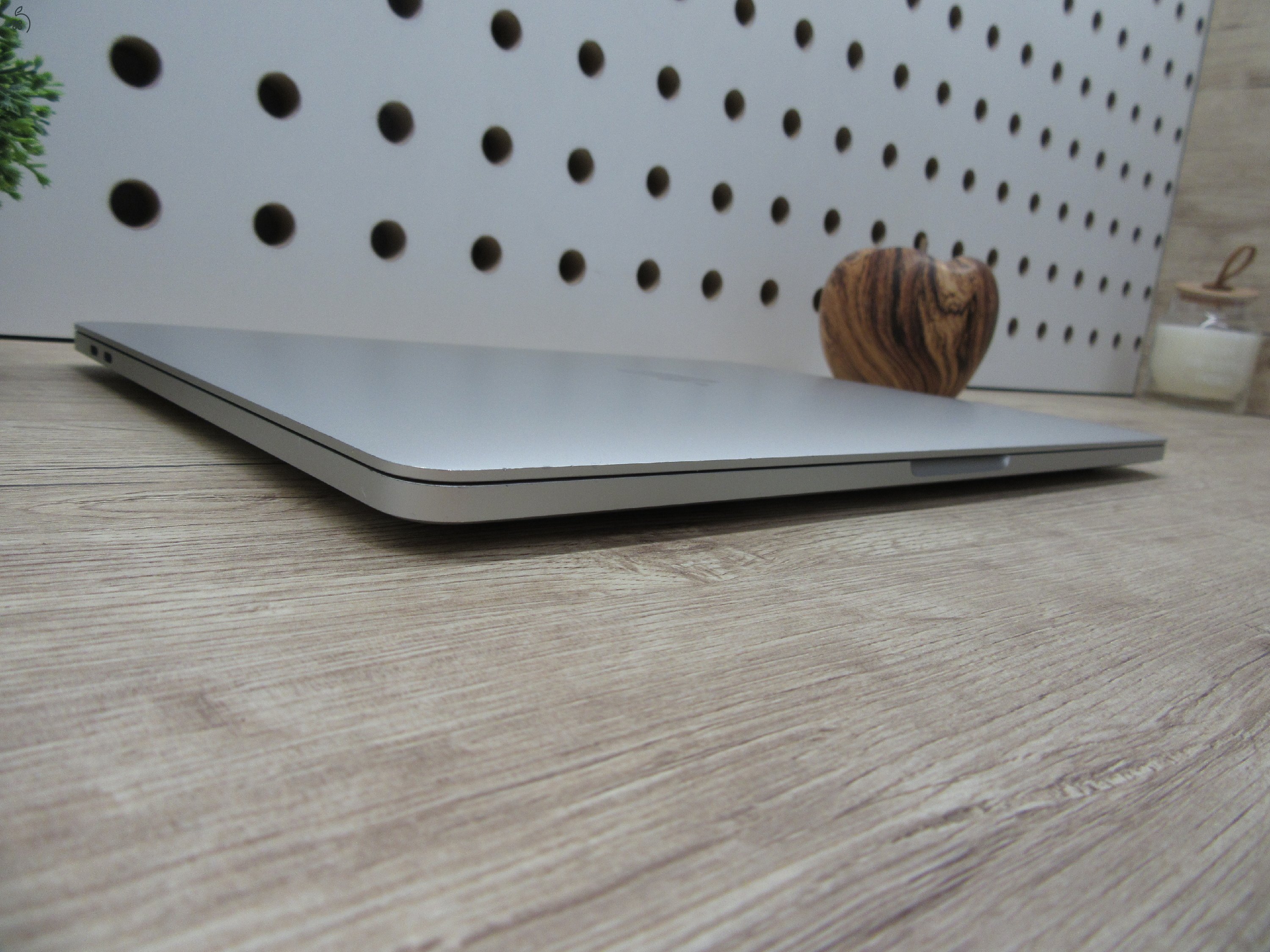  Apple Macbook 13 M1 Pro Touchbar - 2020 - Használt, megkímélt
