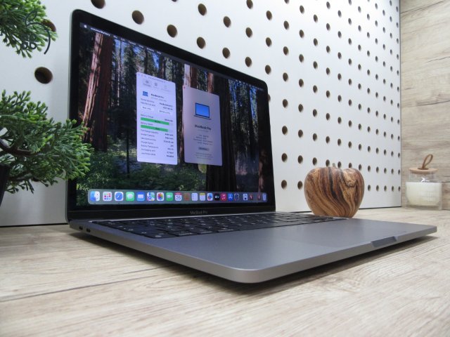  Apple Macbook 13 M1 Pro Touchbar - 2020 - Használt, karcmentes 