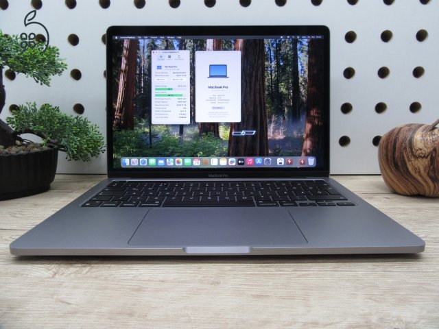  Apple Macbook 13 M1 Pro Touchbar - 2020 - Használt, karcmentes 