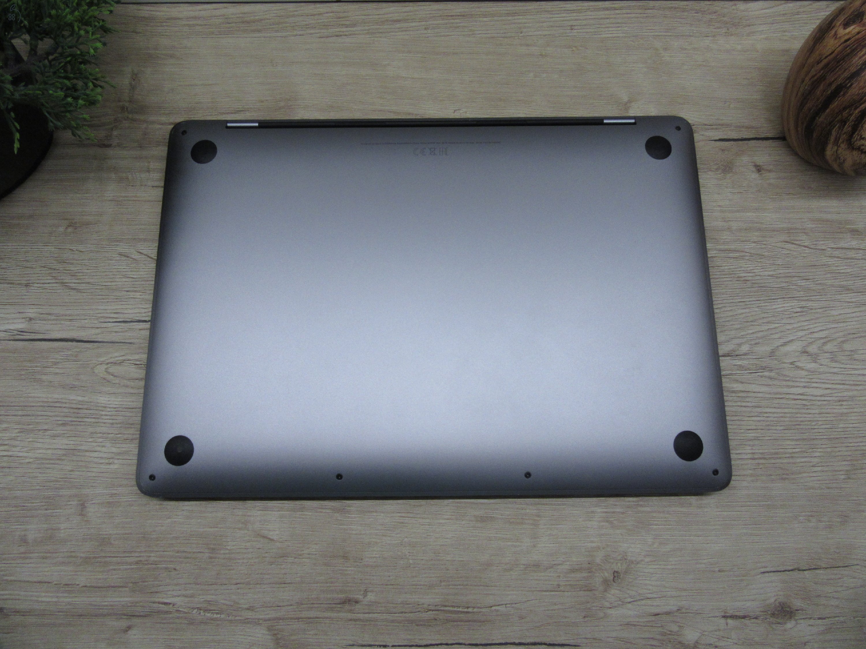  Apple Macbook 13 M1 Pro Touchbar - 2020 - Használt, karcmentes 