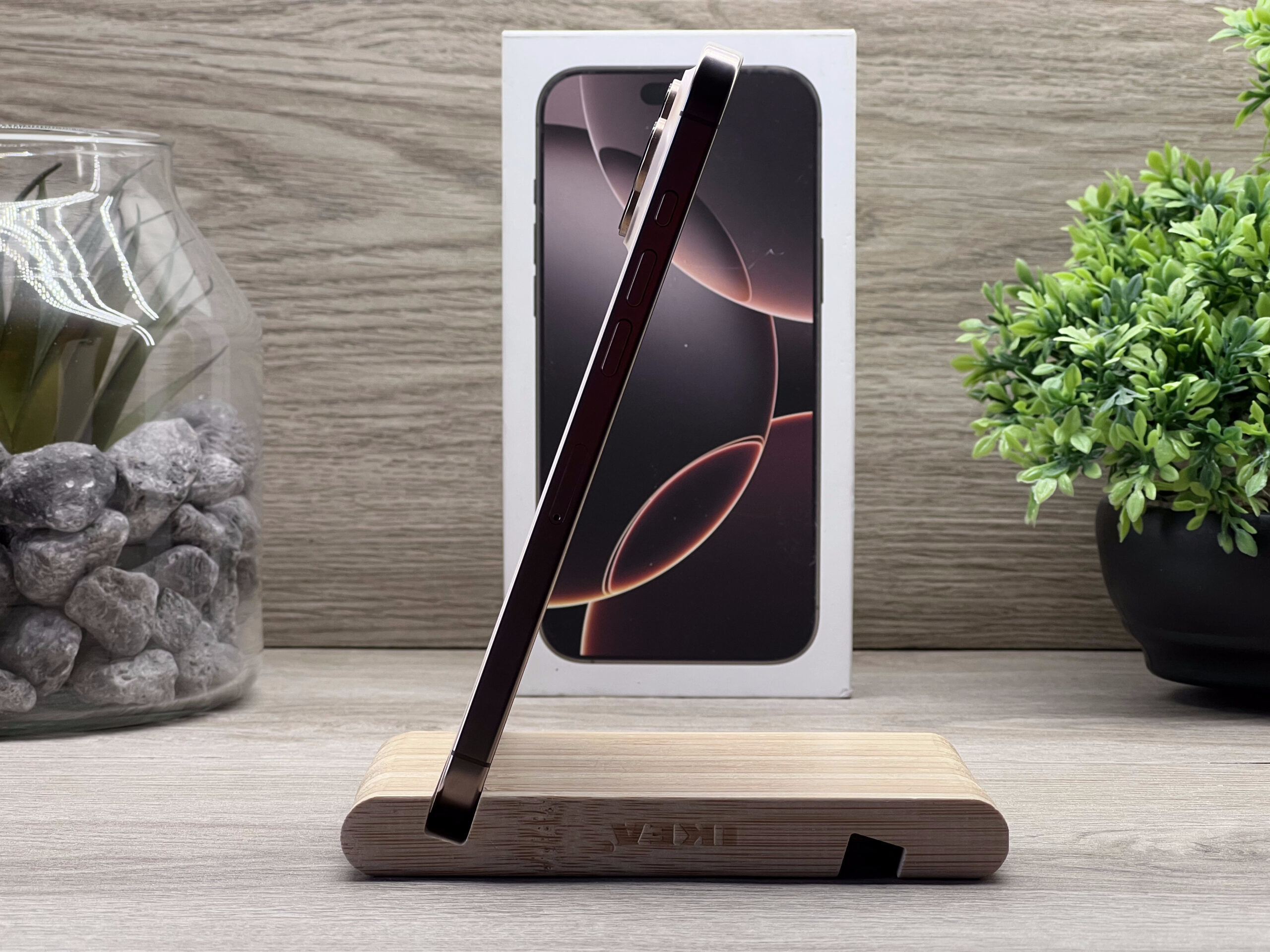 Hibátlan iPhone 16 Pro Max Desert Titanium 256GB 2 ÉV Garanciával Számlával Aksi 100%