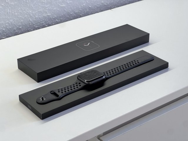 Apple Watch SE Space Gray CEL 44MM 2 ÉV Garanciával Számlával