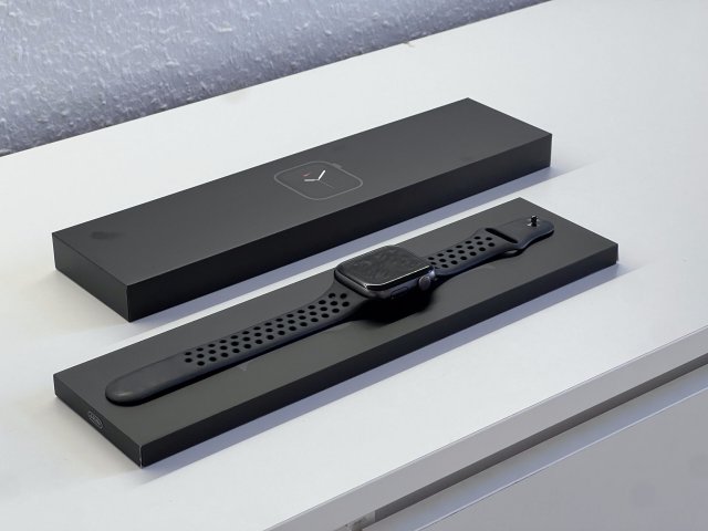 Apple Watch SE Space Gray CEL 44MM 2 ÉV Garanciával Számlával