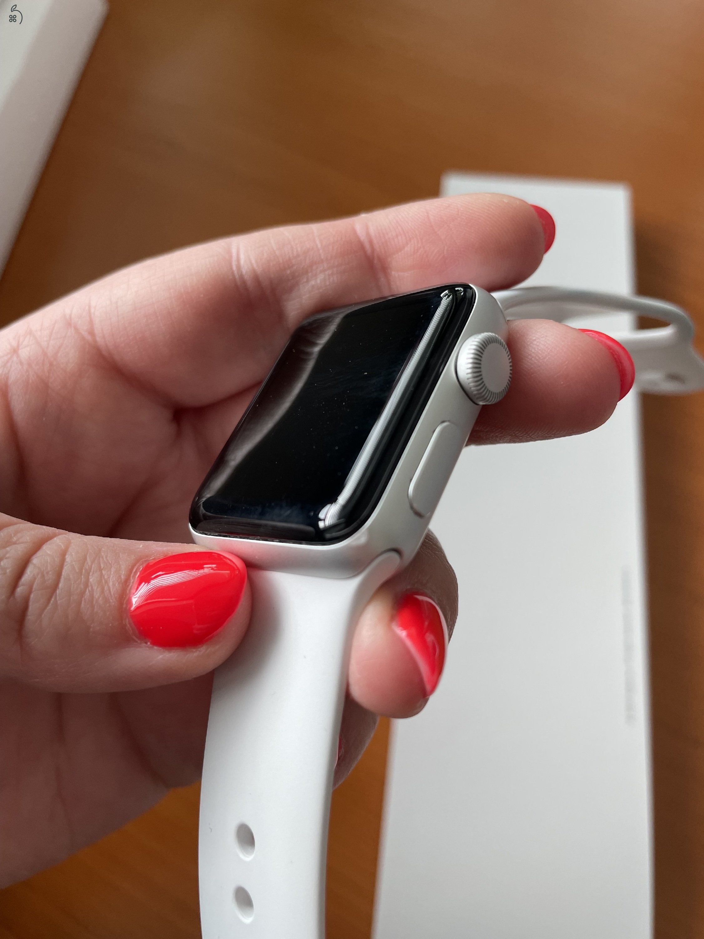 Fehér 38 mm Apple Watch Series 3