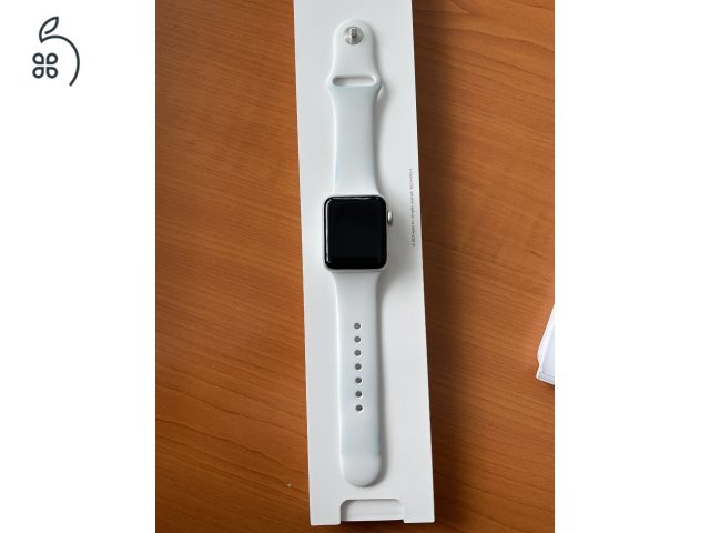 Fehér 38 mm Apple Watch Series 3