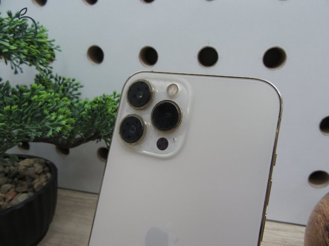 Apple iPhone 13 Pro Max - Gold - Használt, megkímélt