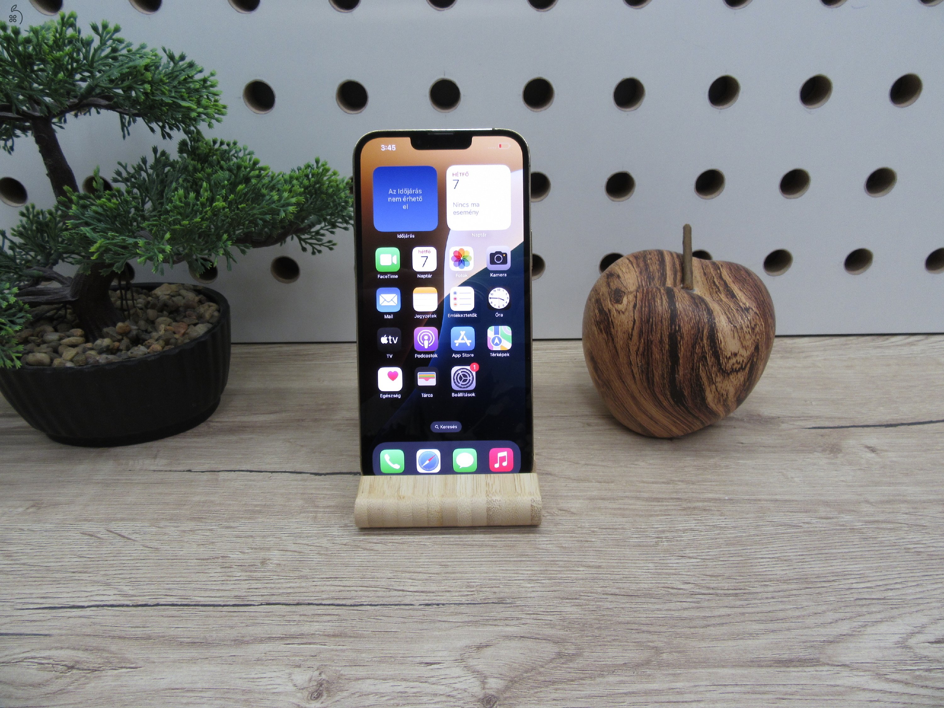 Apple iPhone 13 Pro Max - Gold - Használt, megkímélt