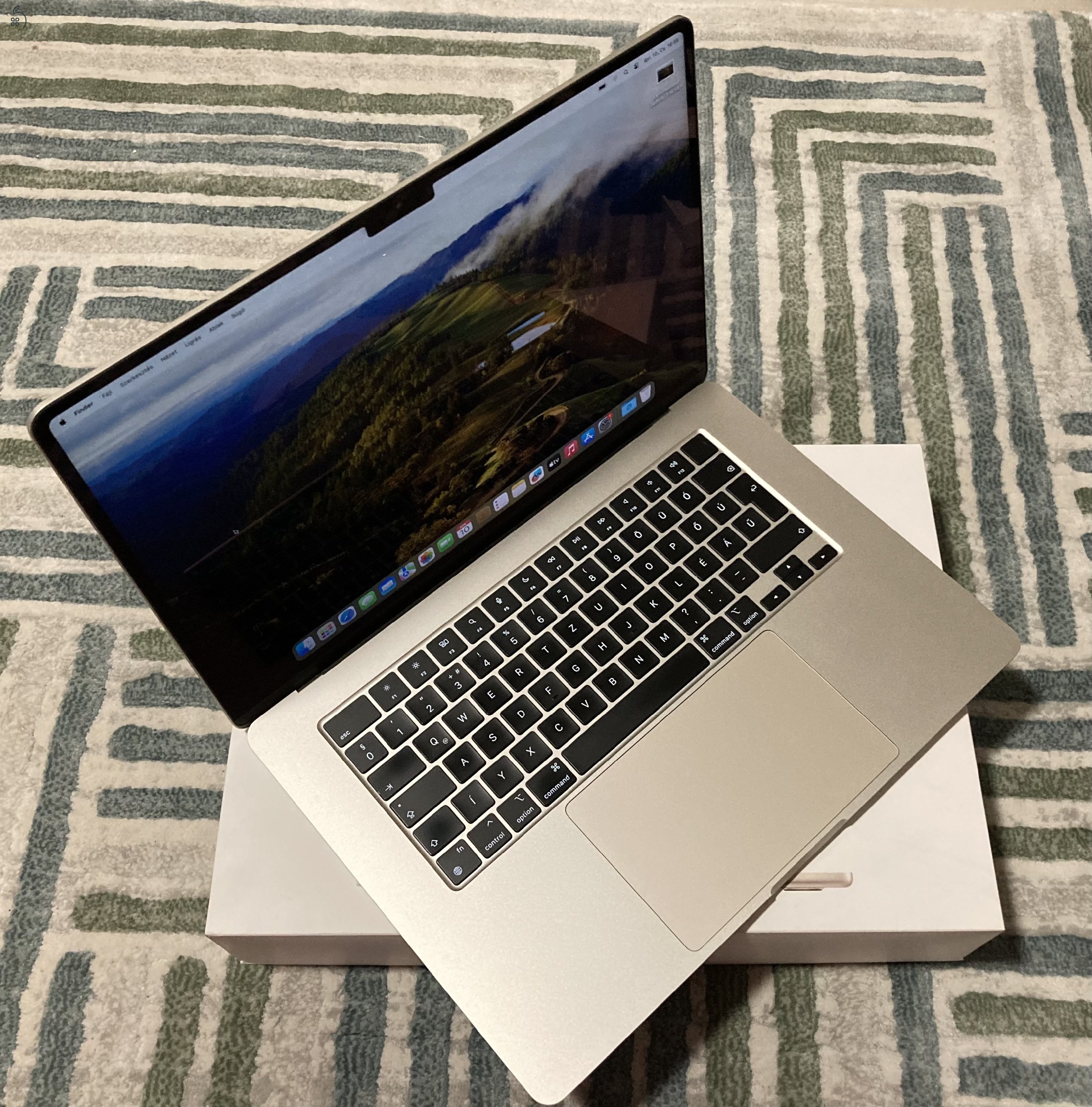 MacBook AIR 15,3” M2 Chip 512GB SSD! Gyönyörű! 