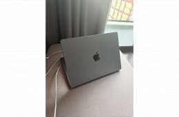 Eladó  MacBook Pro 14(M3 / 8GB / SSD 1TB) egérrel együtt.