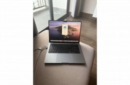 Eladó  MacBook Pro 14(M3 / 8GB / SSD 1TB) egérrel együtt.