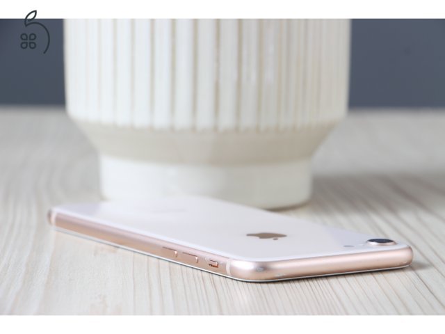  iPhone 8 64GB arany C+ US-6557