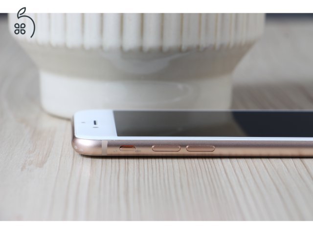 iPhone 8 64GB arany C+ US-6557