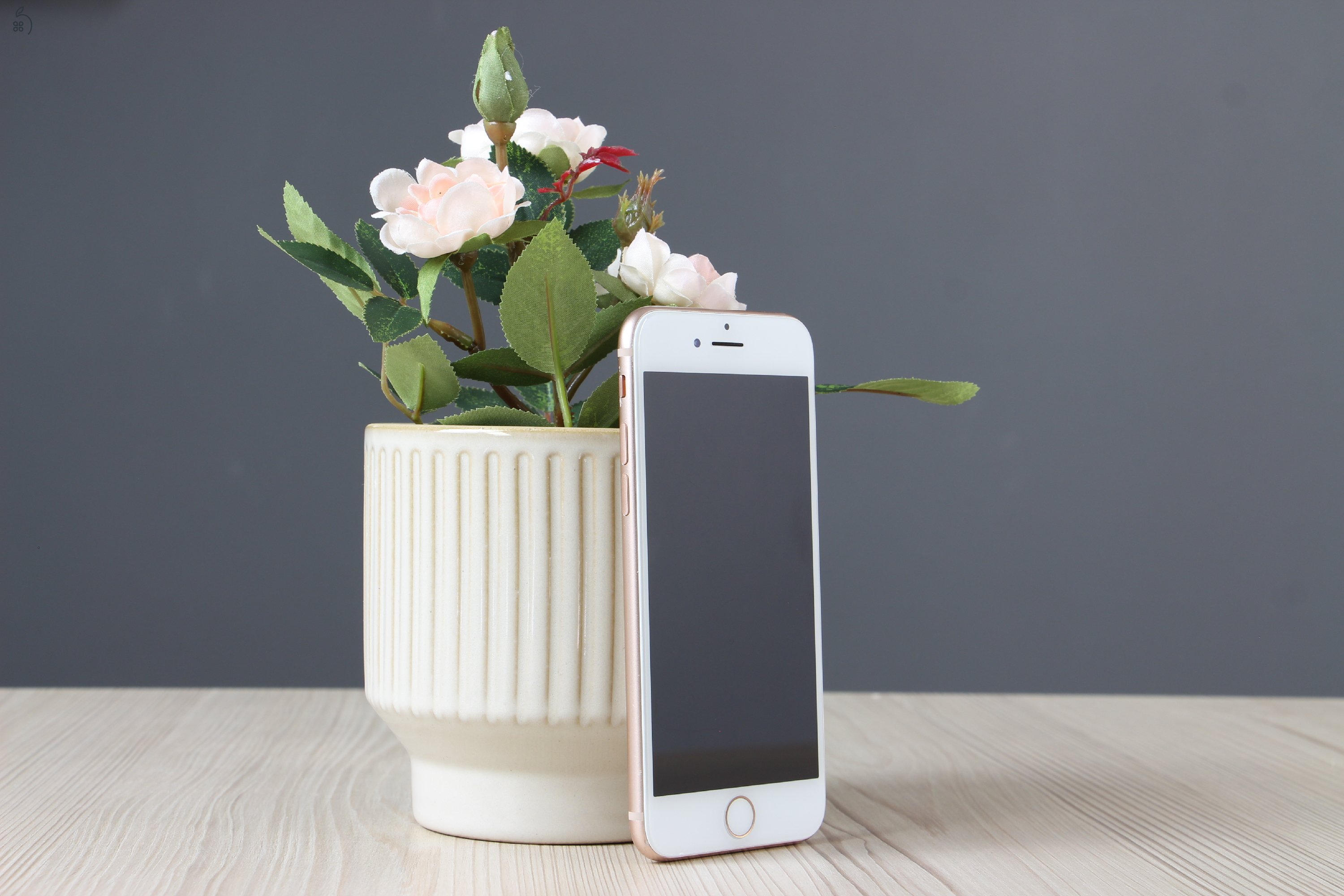  iPhone 8 64GB arany C+ US-6557