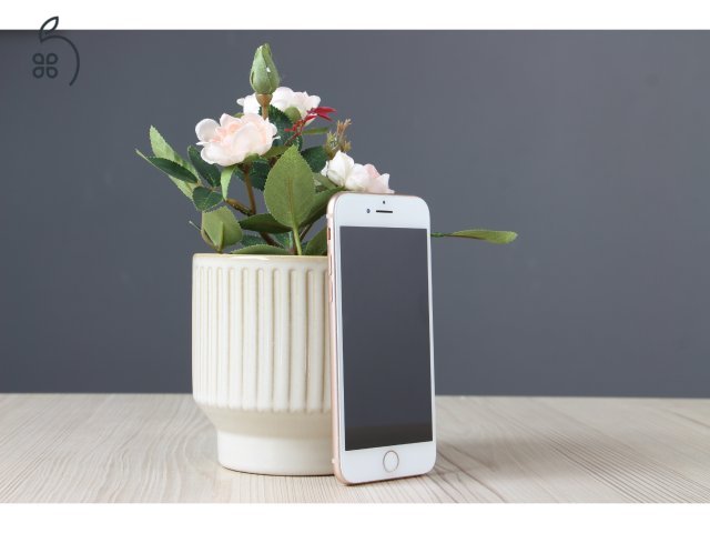  iPhone 8 64GB arany C+ US-6557