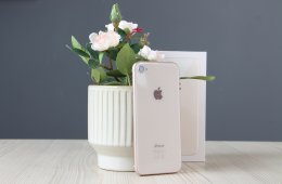  iPhone 8 64GB arany C+ US-6557