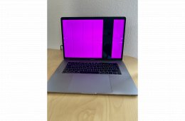 Eladó MacBook Pro 15” (2018) – i7 / 16GB / 512GB / Radeon 560X – csak külső monitorral használható