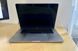 Eladó MacBook Pro 15” (2018) – i7 / 16GB / 512GB / Radeon 560X – csak külső monitorral használható