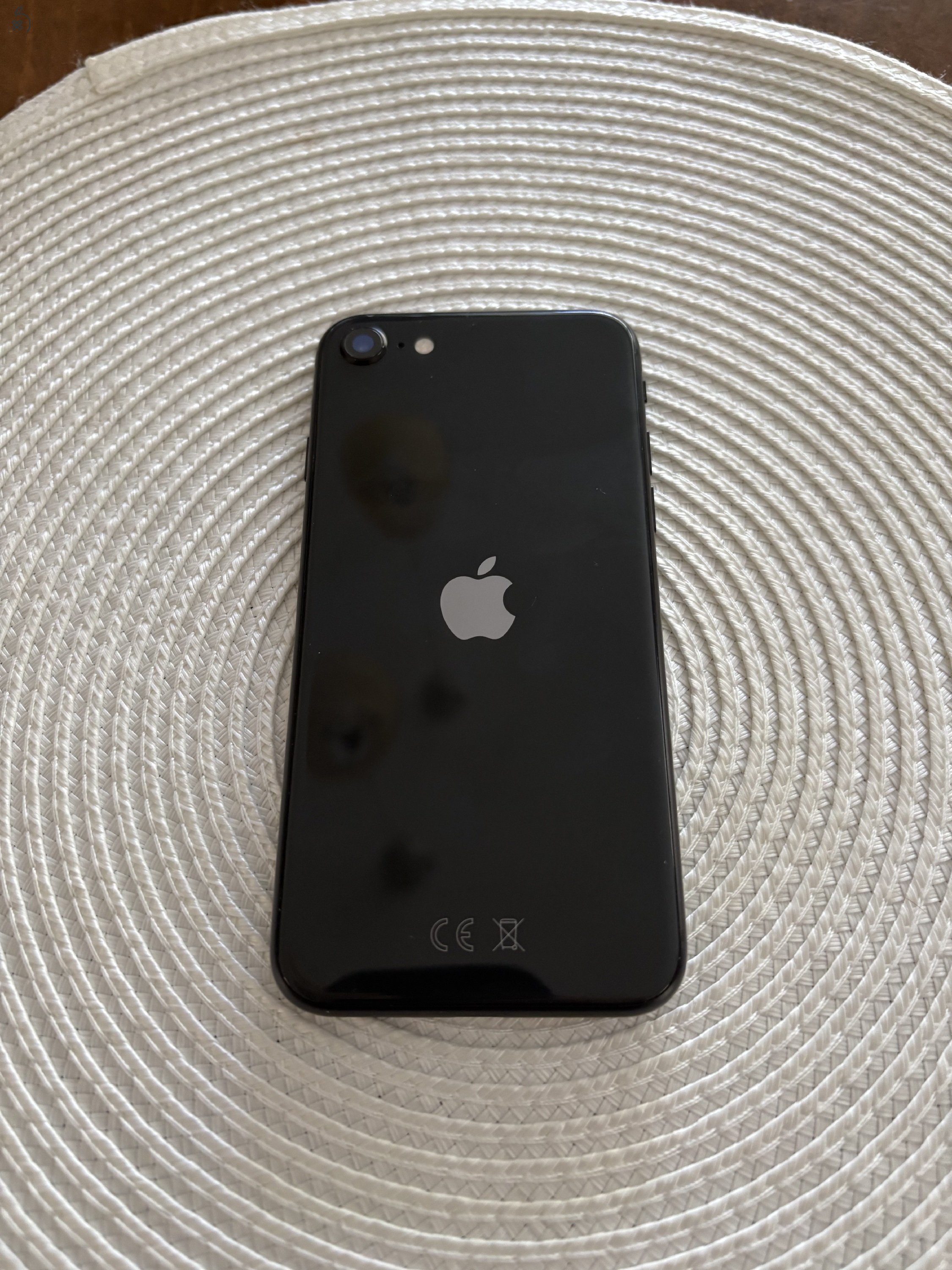 iPhone 2020 SE 128 Gb fekete