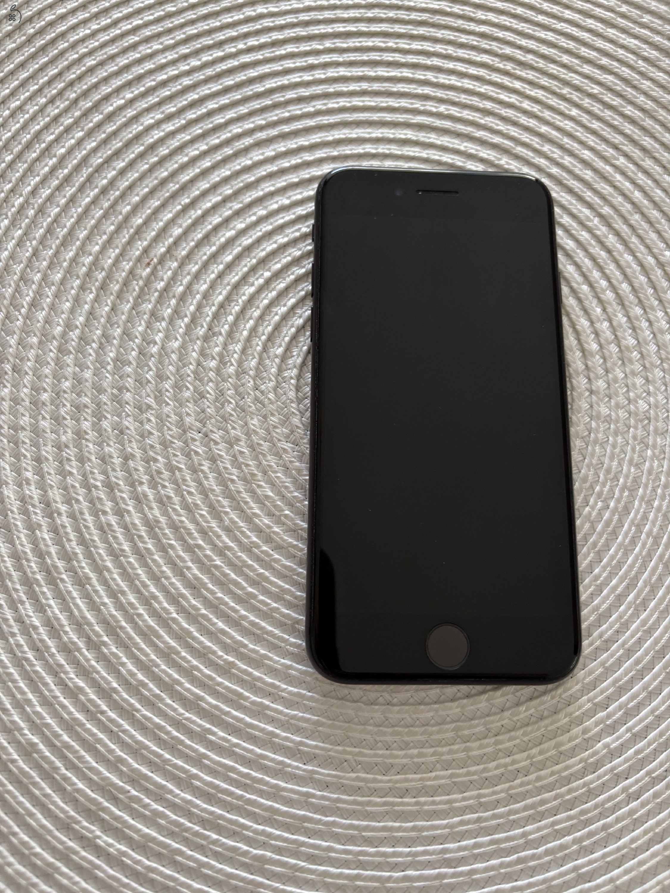 iPhone 2020 SE 128 Gb fekete