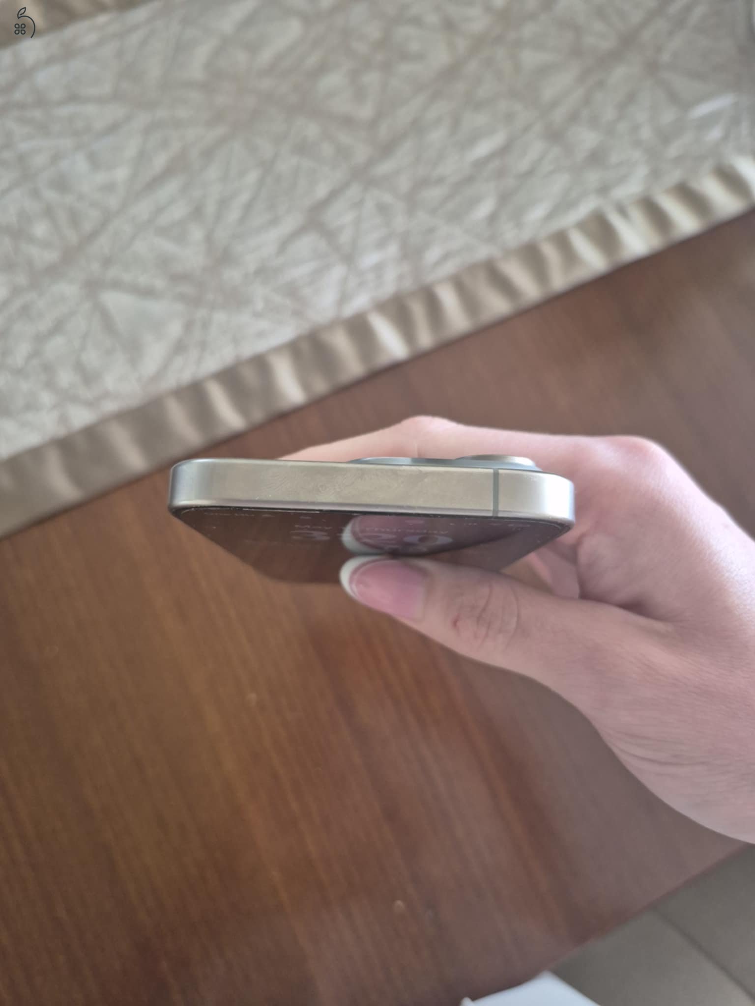 Iphone 15 pro,natúr titán, 256gb,87%,hibátlan