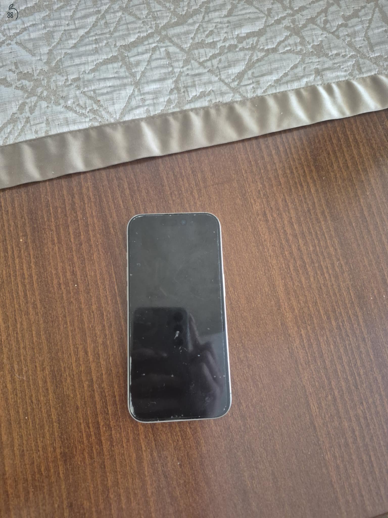 Iphone 15 pro,natúr titán, 256gb,87%,hibátlan