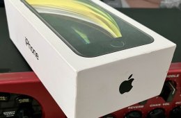 iPhone SE 2020, 128GB, Black, One függő 