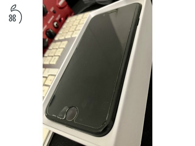 iPhone SE 2020, 128GB, Black, One függő 